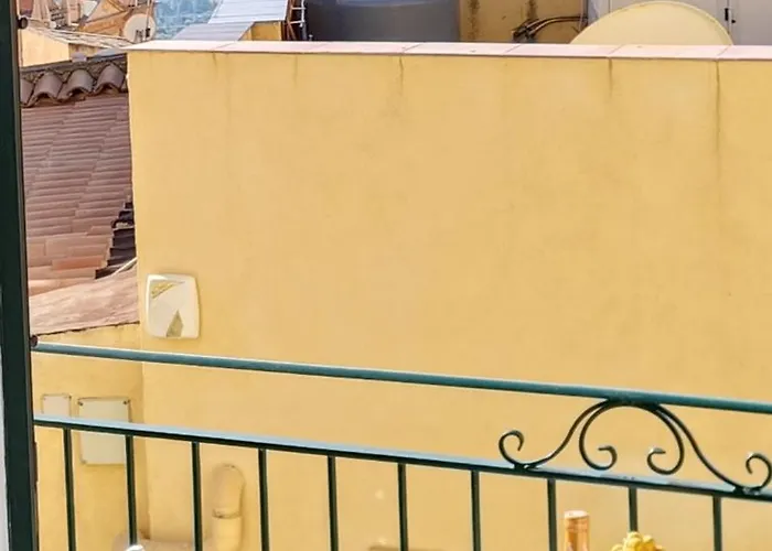 Meithras Homes Maison d'hôtes